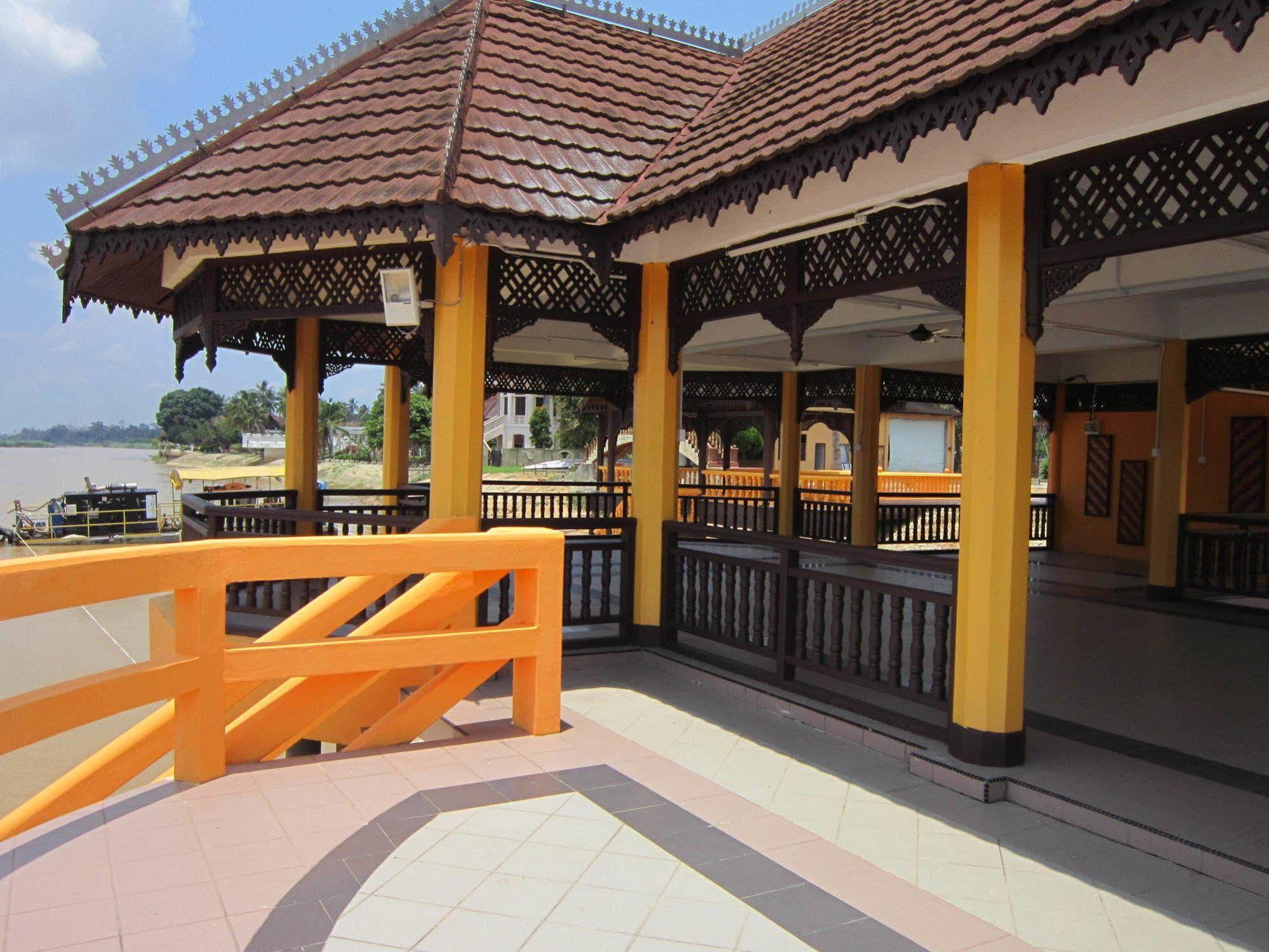 Green Village Pasir Salak Eco River Resort Kampung Gajah  Kültér fotó