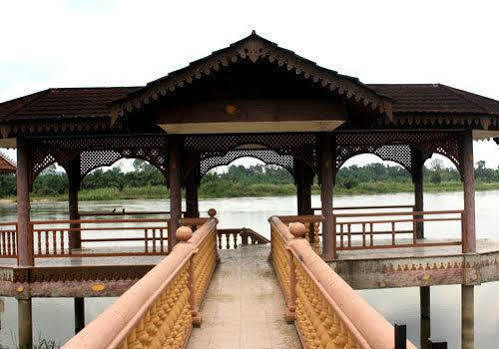 Green Village Pasir Salak Eco River Resort Kampung Gajah  Kültér fotó